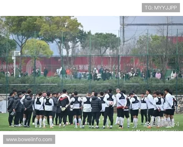 新帅冬训努力成都球迷热情少见